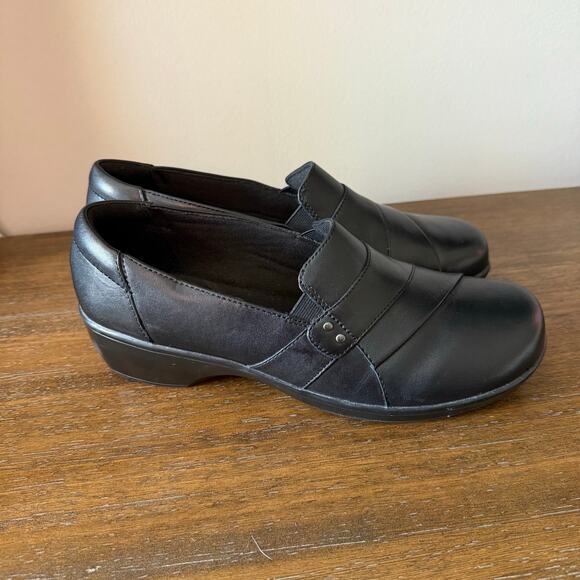 Clarks Woman’s May Marigold Black Leather Slip On Shoes- Size 10W - Picture 4 of 9